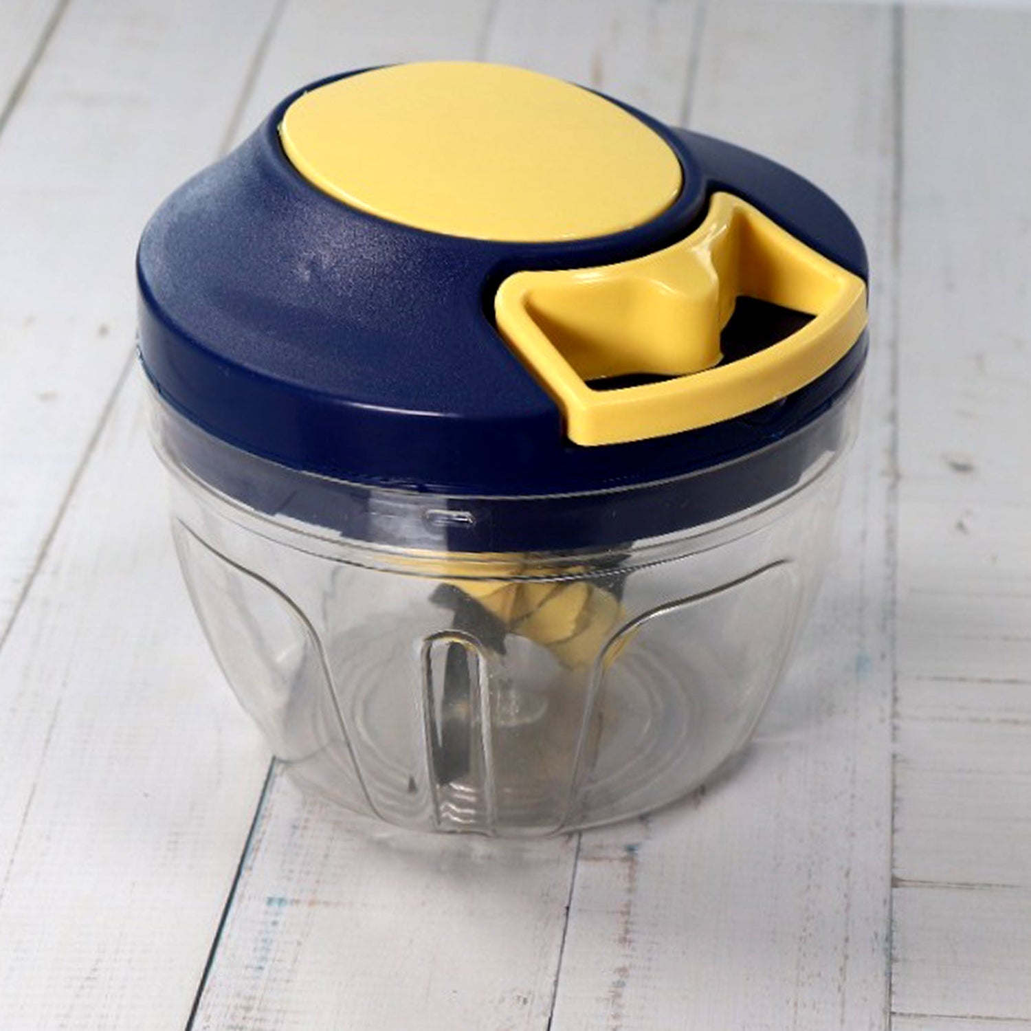 Chopper with Blades for Effortlessly Chopping Vegetables and Fruits for Your Kitchen (650ml) Chopper with Blades for Effortlessly Chopping Vegetables and Fruits for Your Kitchen (650ml)